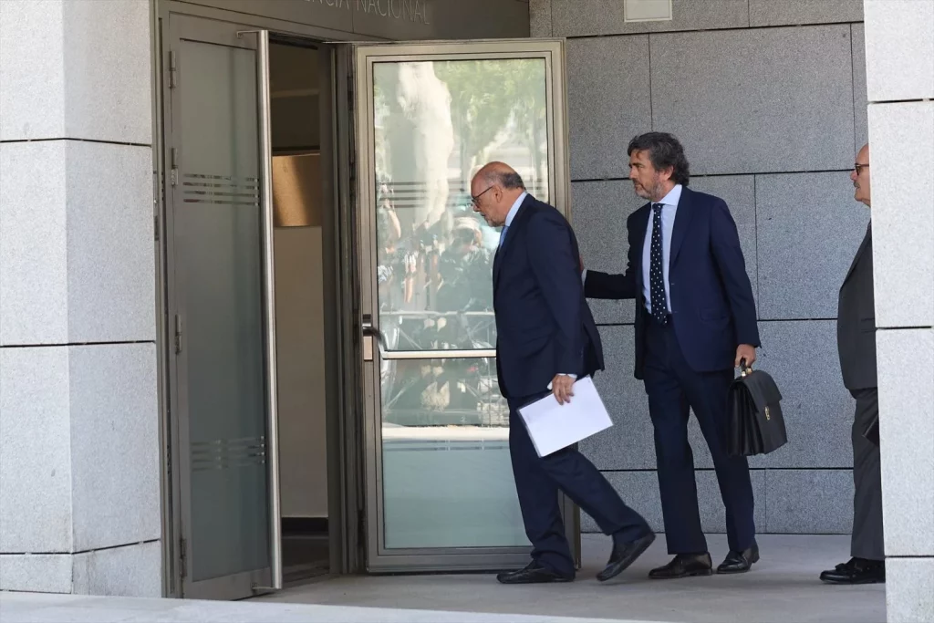 Javier Herrero, Director General de Carreteras, imputado en el Caso Koldo: «El ministro me pidió que no dimitiese» 1 Moncloa JH dentro Moncloa