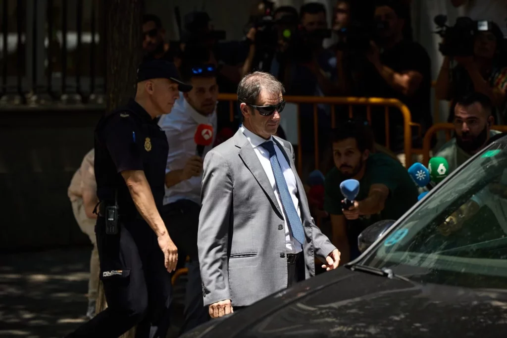 El empresario de Acciona justificó pagos de 2.400€ al Bar Franky: «Koldo tenía permiso para comer allí» 2 Moncloa Merino Moncloa