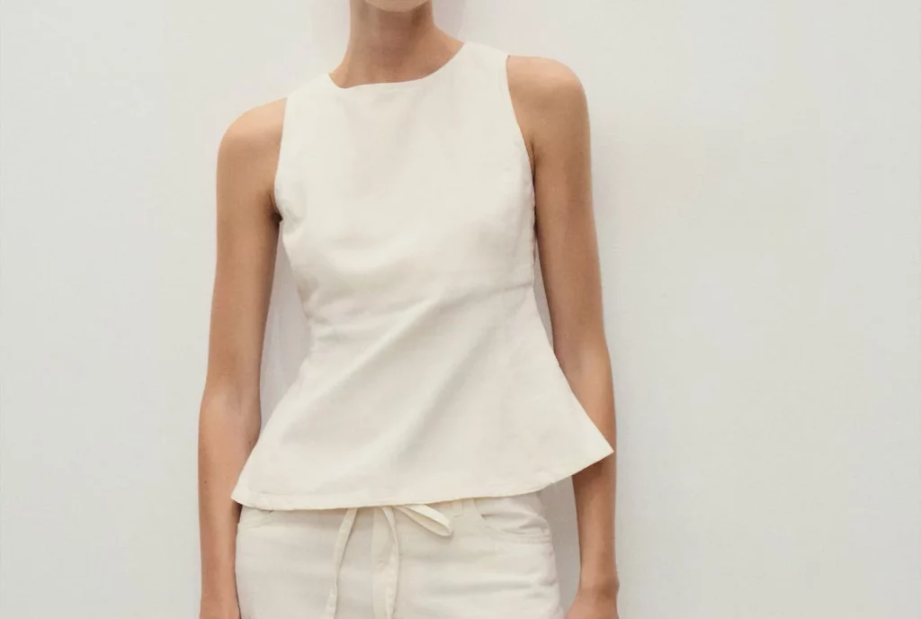 Mango tiene clara su apuesta vaquera para este verano: vestidos, tops, shorts,… todo al más puro estilo jeans 30 Moncloa Top denim evasé de Mango