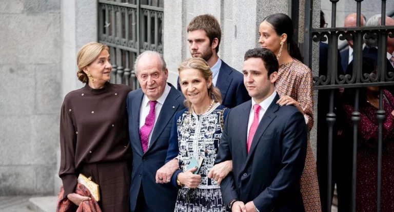 La razón por la que Juan Carlos I descartó a Elena como heredera: “Mi hija no está preparada”