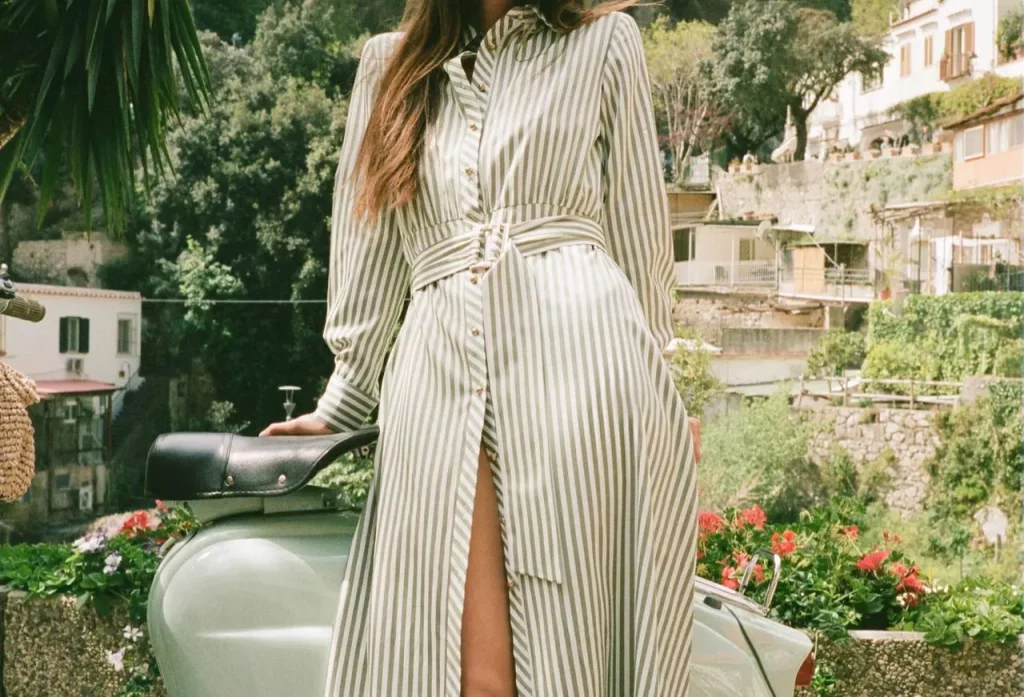 Vestido midi rayas cinturón de Zara