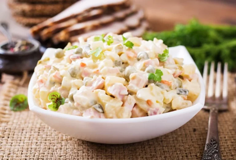 La receta clásica de ensaladilla rusa que marca la diferencia este verano