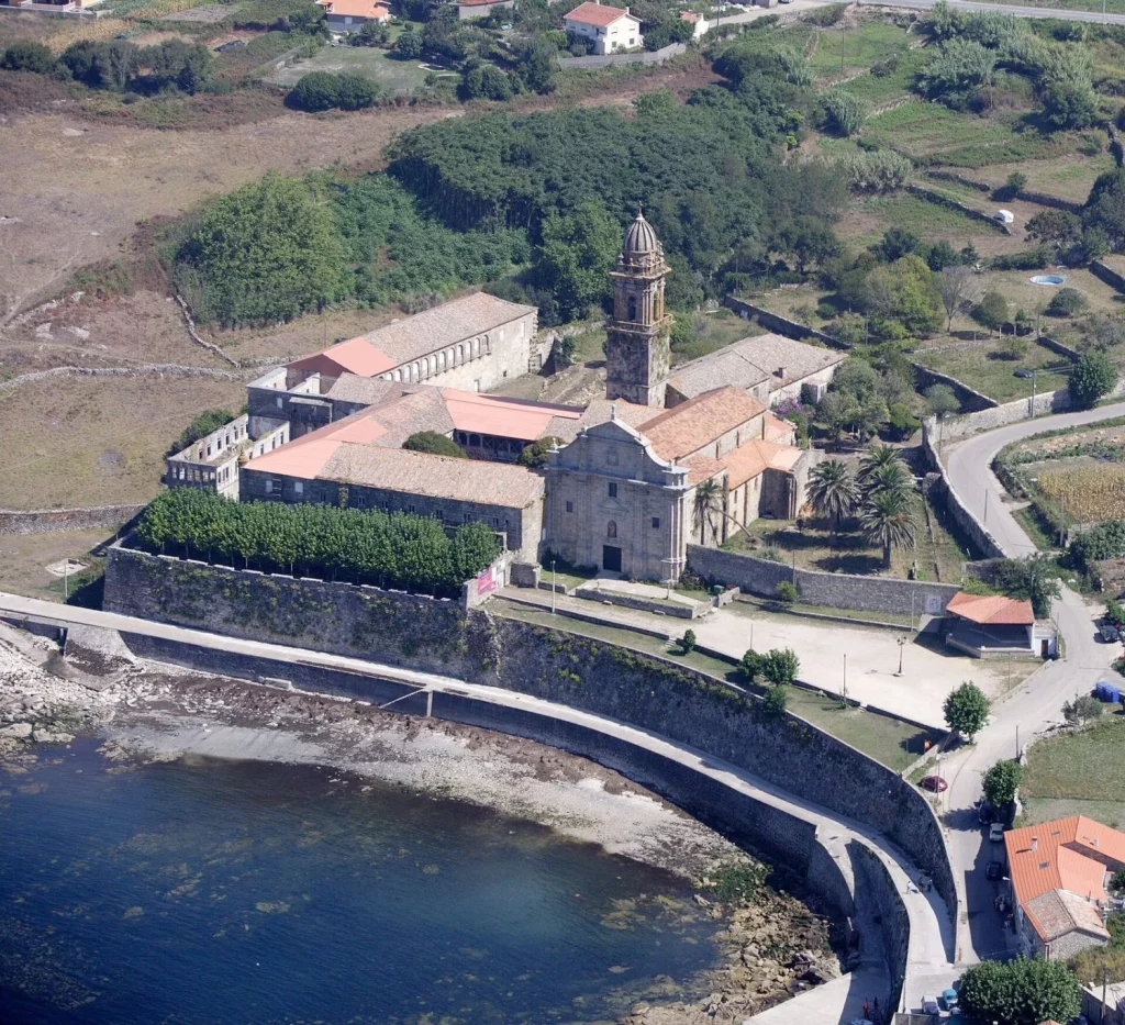 El rincón secreto de Galicia donde la naturaleza y la historia se encuentran 18 Moncloa Monumentos, saltos de agua y emociones fuertes