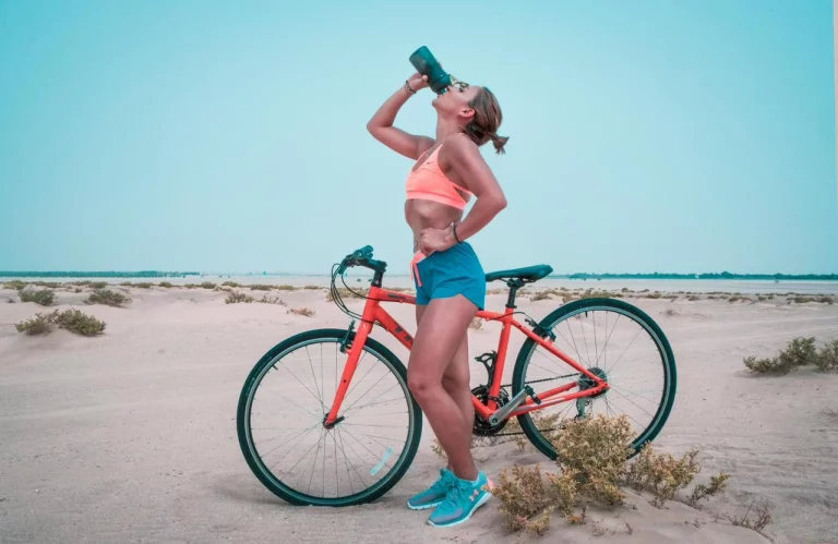 Estas bebidas hidratan incluso más que el agua en estos días que el calor aprieta