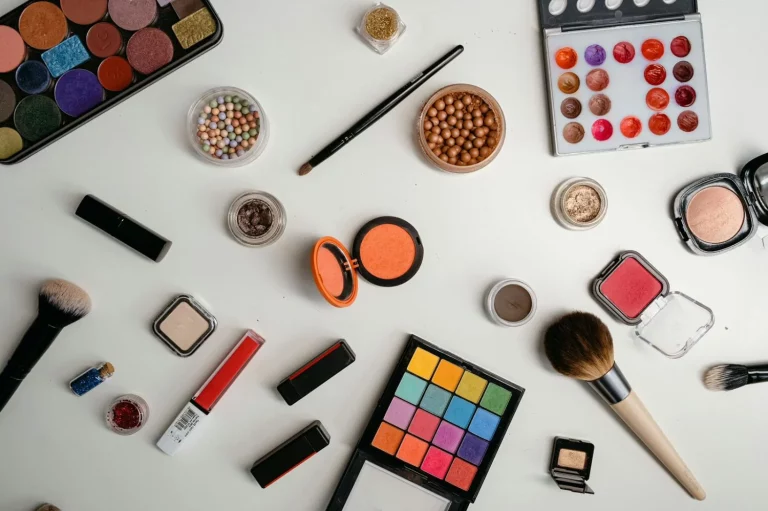 Mercadona está arrasando este verano con su combo de maquillaje ideal para la playa, ligero y natural