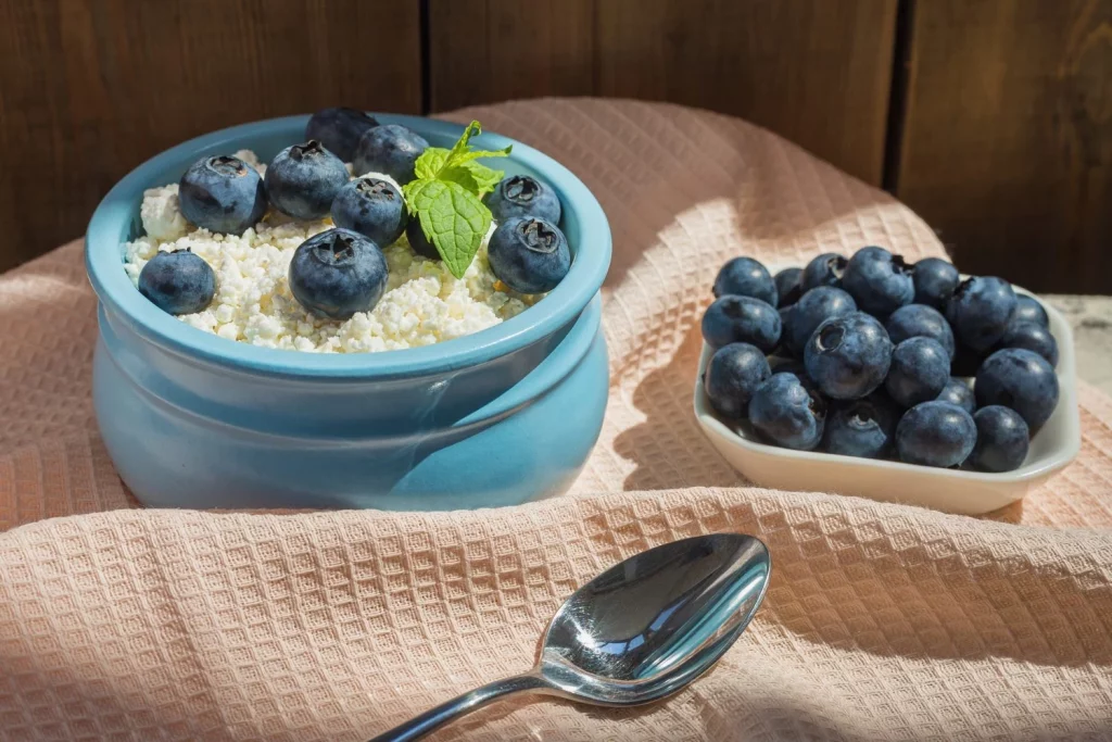 El superalimento azul que protege tu cerebro y memoria y que puedes encontrar en cualquier supermercado 11 Moncloa EL SUPERALIMENTO CERCANO: ARÁNDANOS AL ALCANCE DE LA MANO