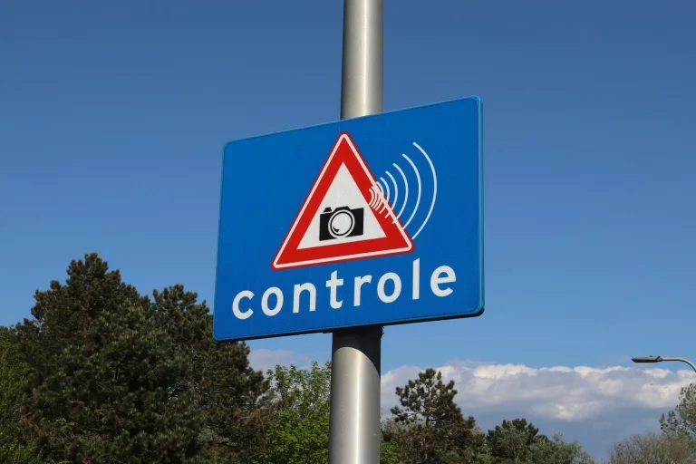 Entre Sevilla y Alcalá activaron un radar que es el dolor de cabeza de muchos conductores