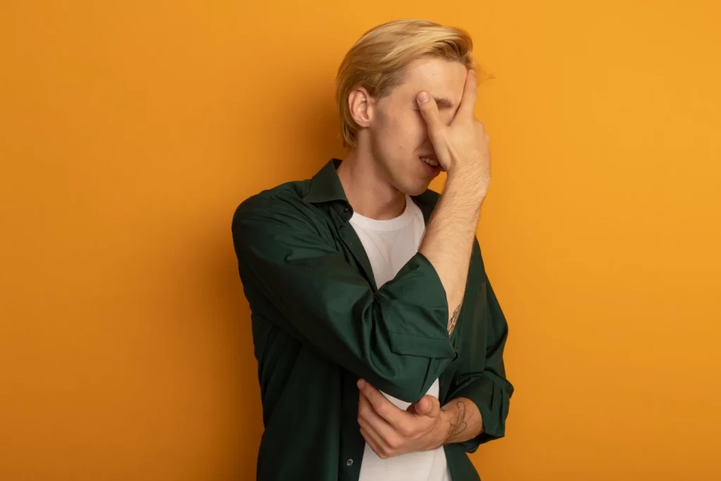 El "estoy cansado, pero no puedo dormir" existe y se llama fatiga adrenal: Por qué la medicina ya la empieza a reconocer como un síndrome del siglo XXI 11 Moncloa EL CORTISOL DESBOCADO: LA HORMONA QUE NOS ROBA EL SUEÑO Y LA ENERGÍA