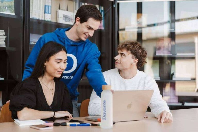 No conseguir la nota de corte ya no es un obstáculo, estudiar FP online abre nuevas oportunidades
