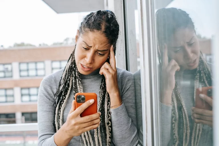 El timo del ‘falso rescate’ de WhatsApp: cómo actúan y 3 señales para detectarlos