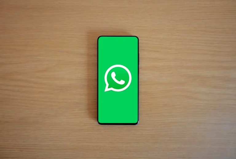 La AEPD lo recuerda: por qué crear un grupo de WhatsApp con tus clientes sin su permiso te puede costar una multa de miles de euros