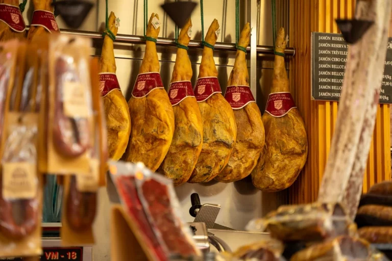 Por qué los grandes cocineros nunca lavan el jamón ibérico antes de cortarlo, aunque esté ‘mohoso’