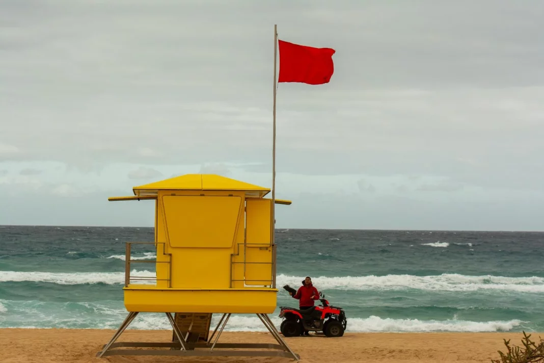 Si ves esta bandera... mejor contempla el paisaje