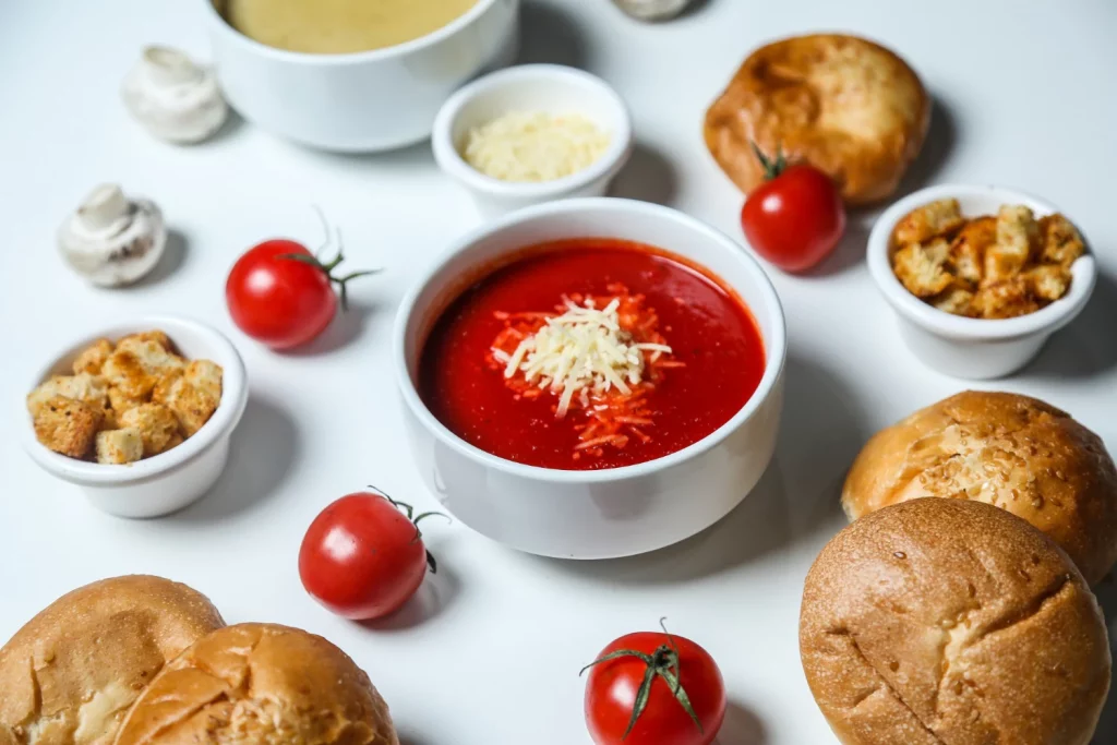 Así se prepara la salsa de tomate casera que sabe como la de la 'nonna' italiana y se conserva meses 6 Moncloa salsa tomate freepik 99 Moncloa