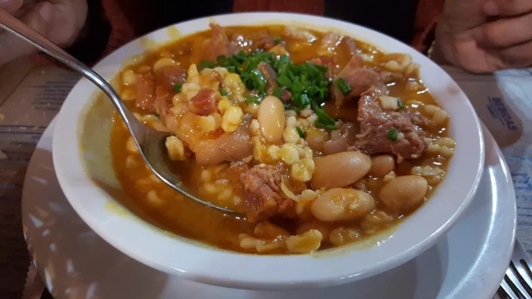 Fabada asturiana express: cómo lograr sabor a 8 horas en solo 90 minutos