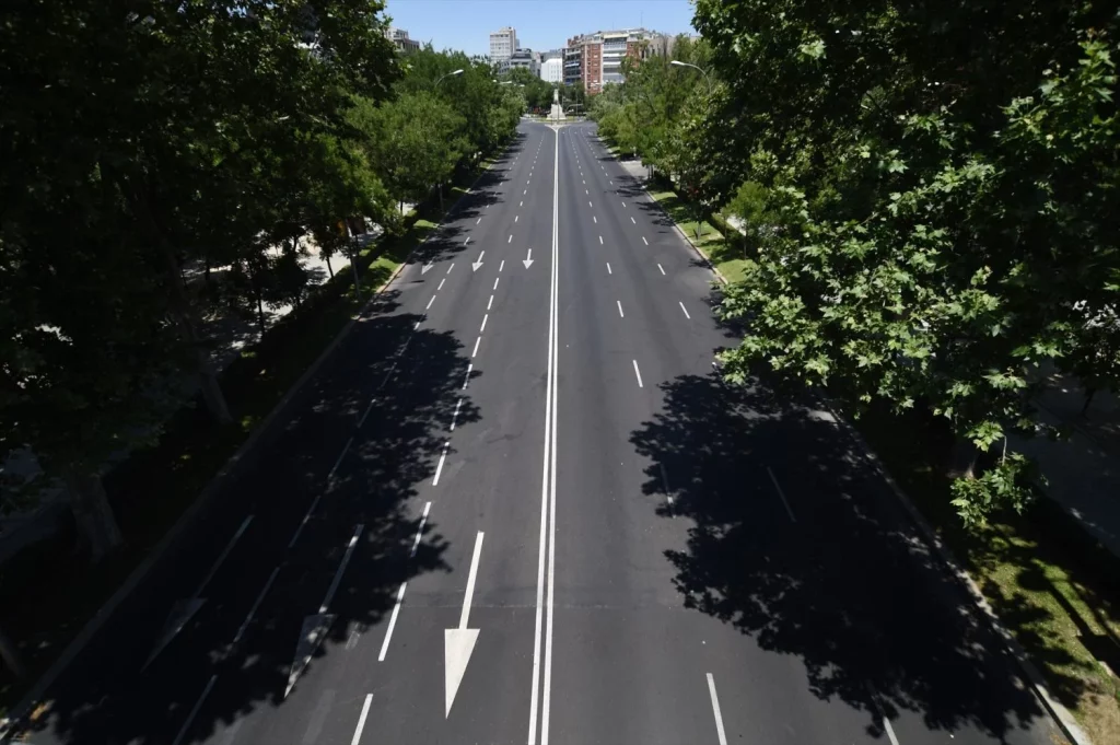 EuropaPress 4543327 avenida paseo castellana madrid vacia cortes trafico motivo celebracion Moncloa