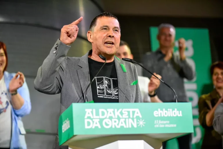 EH Bildu se hace fuerte frente al Opus Dei, Franco y los toros 