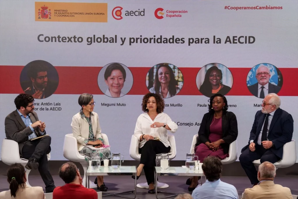 EuropaPress 6788872 mesa redonda algunos miembros consejo asesor aecid evento Moncloa