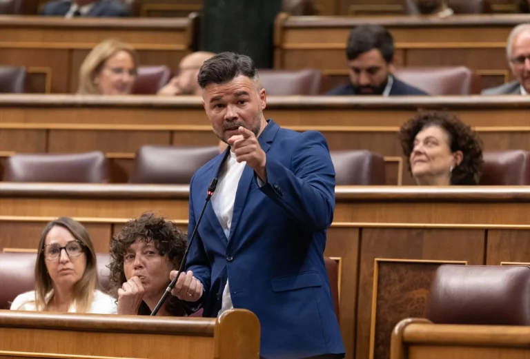 Sumar reniega del órdago de Rufián para aceptar una candidatura «plurinacional»