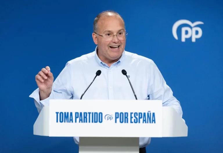 El secretario general del Partido Popular, Miguel Tellado, durante una rueda de prensa, en la sede del PP, a 6 de agosto de 2025, en Madrid (Fuente: Agencias)