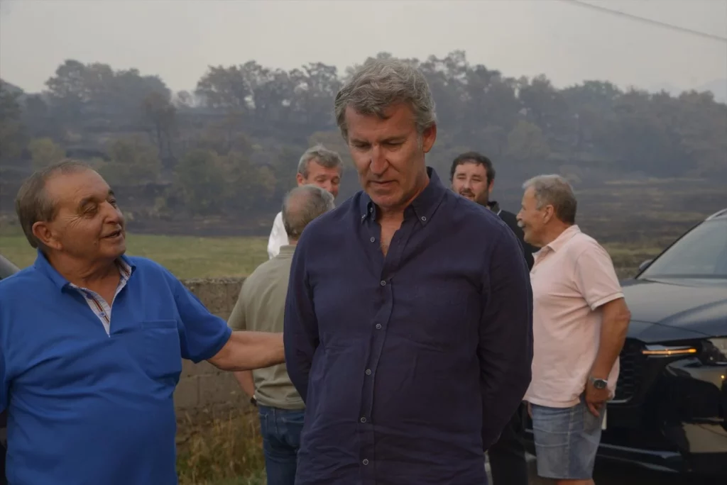 Aagesen acusada por el PP ante la falta de aeronaves antiincendios 2 Moncloa EuropaPress 6900802 presidente partido popular alberto nunez feijoo comparecencia medios Moncloa