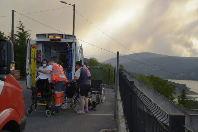 Galicia arde sin control: un nuevo muerto en León y más 22.000 hectáreas calcinadas
