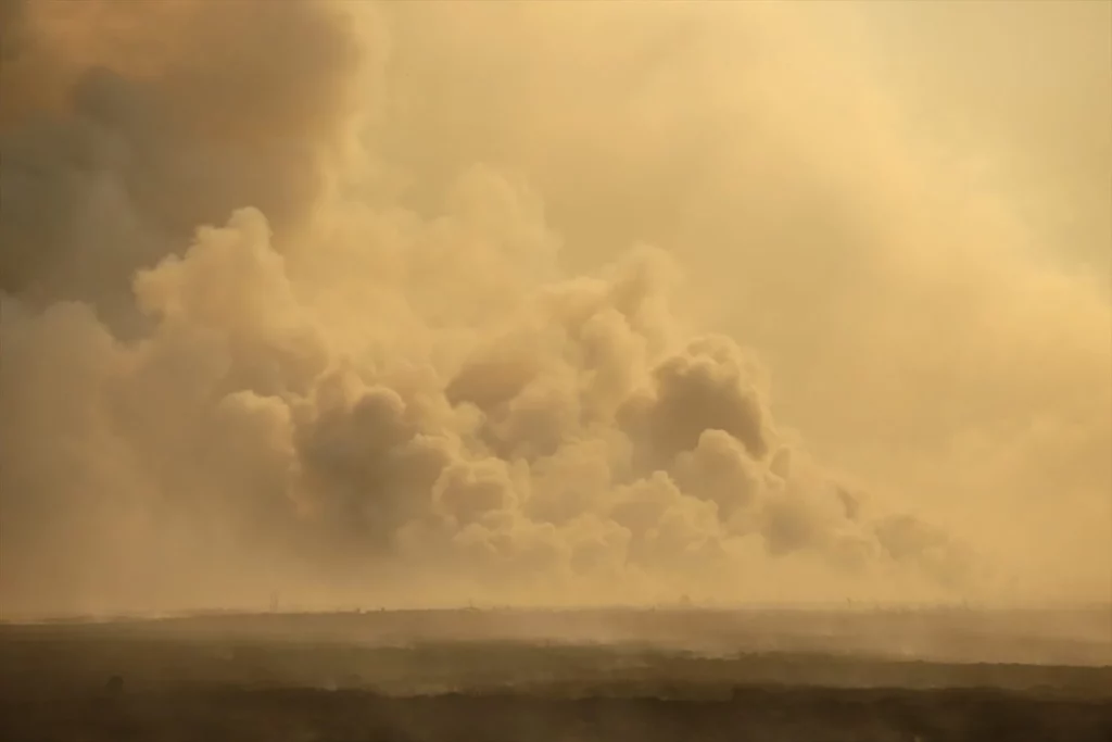 EuropaPress 6900836 vista incendio 13 agosto 2025 minambres valduerna leon castilla leon espana Moncloa