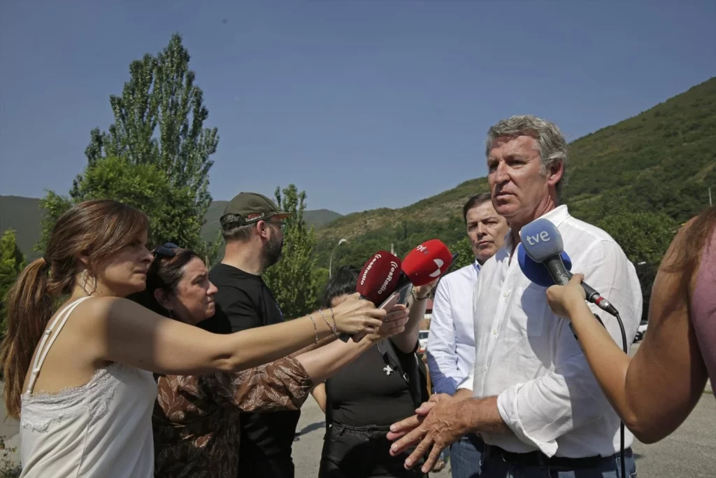 EuropaPress 6902240 presidente partido popular alberto nunez feijoo atiende medios visita Moncloa