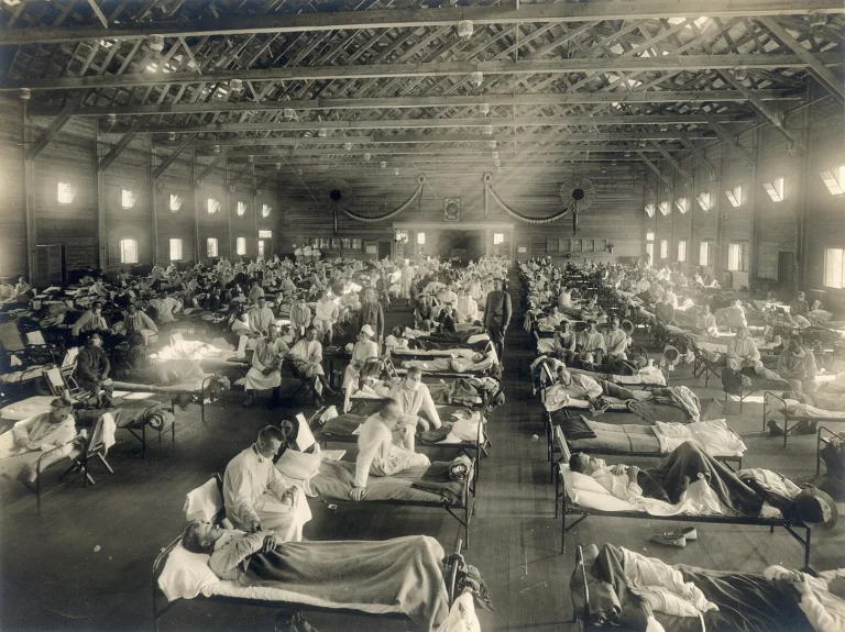La gran mentira de la ‘Gripe Española’: por qué el mundo la llamó así cuando España fue en realidad una de sus mayores víctimas (y la primera en contarlo)