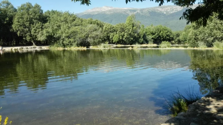 La piscina natural a 45 minutos de Madrid que se va a llenar este finde: este es el truco para ir y no encontrar a nadie