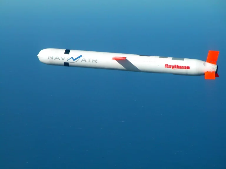 La precisión del misil Taurus contra la capacidad de destrucción del Tomahawk