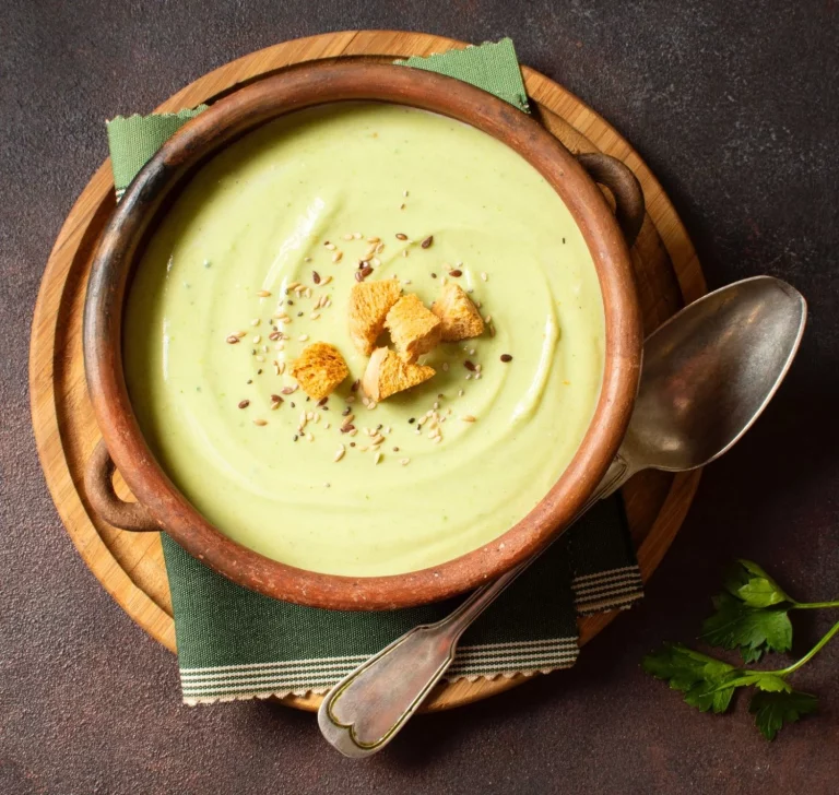 Cómo preparar la crema de calabacín más suave y saludable en casa