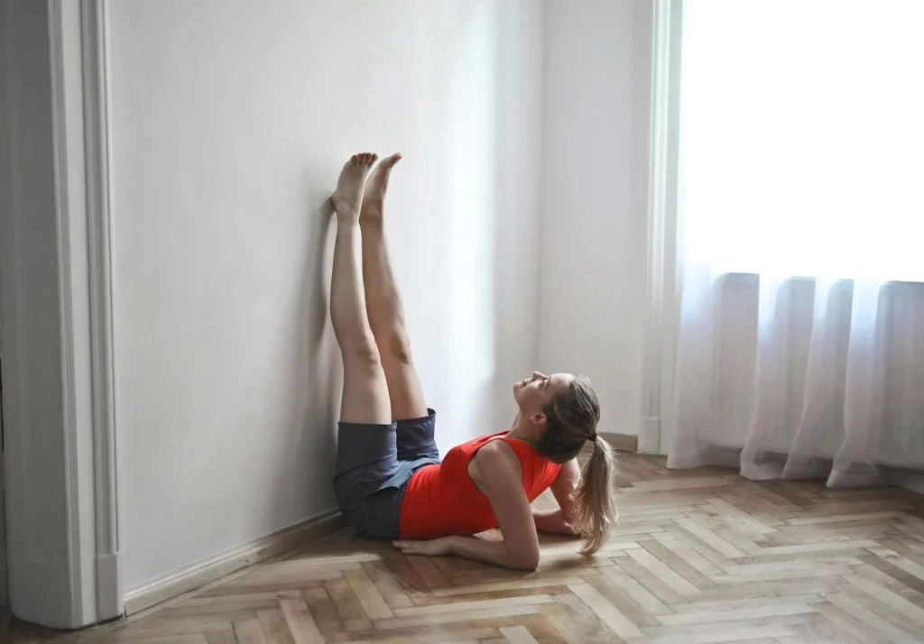 Hábitos diarios para aliviar las piernas hinchadas