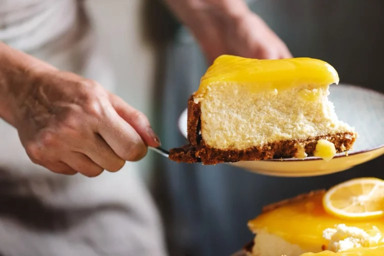 La receta casera del cheesecake de limón con ese toque cítrico irresistible