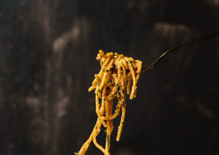 Aprende a hacer una fideuá vegetariana con el aroma intenso de la trufa
