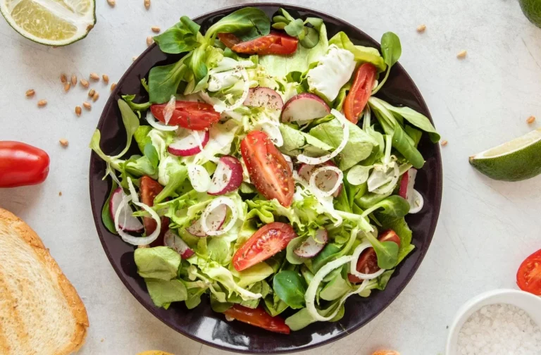 La ensalada mixta que equilibra frescura, sabor y originalidad