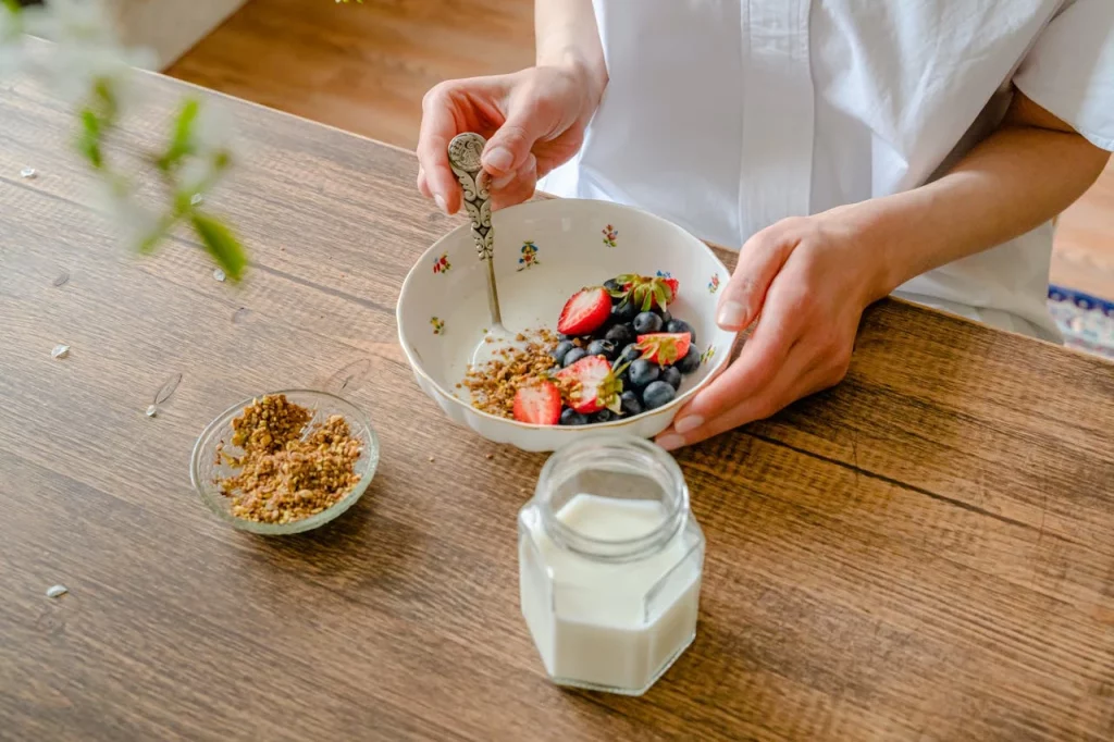 La verdadera prueba del algodón para estos yogures no está en su sabor ni en su textura, sino en esa lista que a menudo ignoramos: los ingredientes.