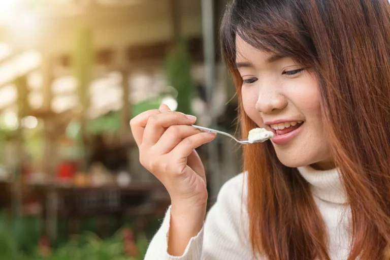 Nutricionista destapa el fraude del yogur de proteínas: así puedes detectar el único que realmente merece la pena