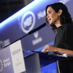 Ayuso arremete contra el «secuestro» de la democracia y califica a La Moncloa de «culebrón caribeño»