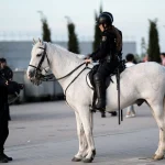 Interior debe 2.000 euros a los policías a caballo en dietas atrasadas