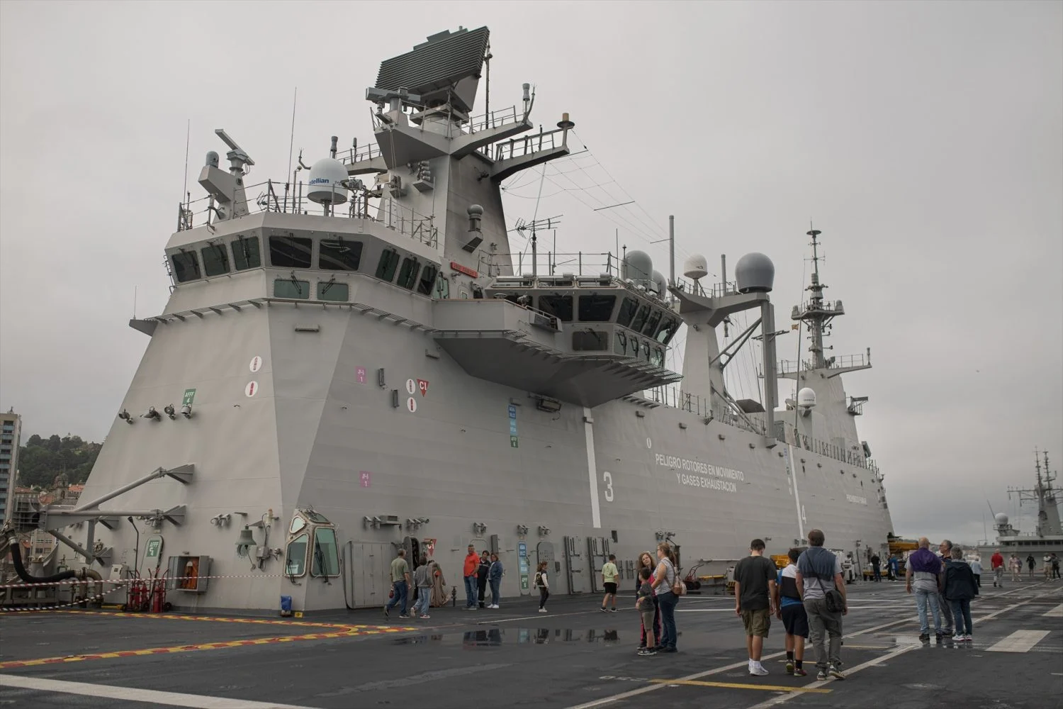 El buque LHG ‘Juan Carlos I’, en el Puerto de Vigo, a 11 de julio de 2024, en Vigo, Pontevedra, Galicia (Fuente: Agencias)