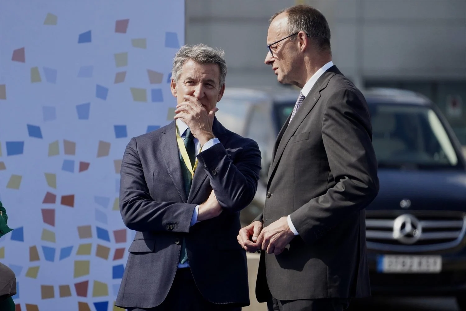 EuropaPress_6685632_lider_pp_alberto_nunez_feijoo_presidente_cdu_aleman_friedrich_merz_congreso