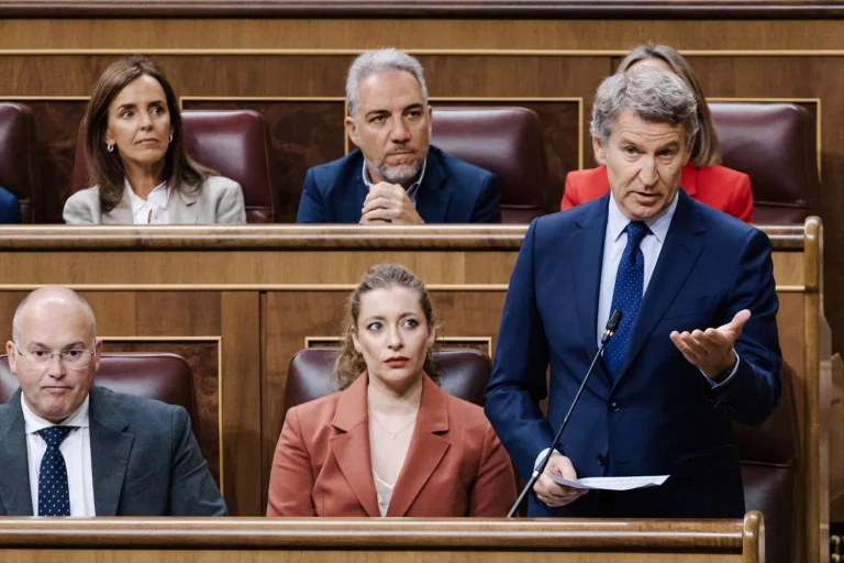 El PP acorrala a Sánchez en el Congreso por la “corrupción” que rodea a su Gobierno