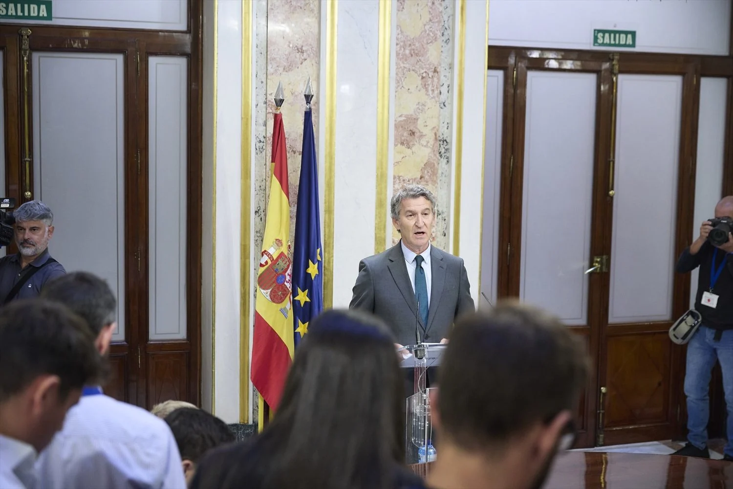 El presidente del PP, Alberto Núñez Feijóo, durante una rueda de prensa en el Congreso de los Diputados, a 24 de septiembre de 2025, en Madrid (Fuente: Agencias)