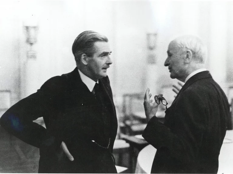 El día que Franco engañó a Hitler: la guerra secreta que España libró en sus minas para cambiar el rumbo de la II Guerra Mundial