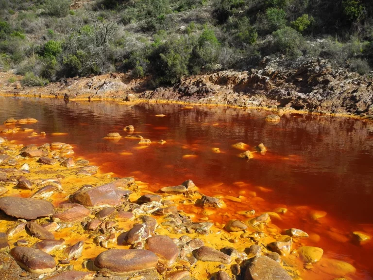 «Prohibido bañarse»: la advertencia de la NASA en el río de Huelva donde se ensayan los viajes a Marte