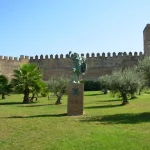 Más larga que las de Ávila y Lugo: la muralla de Badajoz se disfruta completa ahora en octubre, sin calor