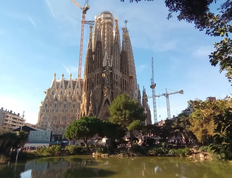 El secreto mortal que esconde la Sagrada Familia y que el 99% de los turistas jamás descubrirá