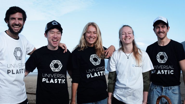 Universal Plastic y SEDIA lanzan un espacio de datos para monitorizar la contaminación plástica