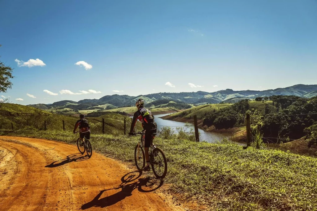 El mejor deporte para empezar desde cero: correr, nadar o bicicleta, ¿cuál elegir? 14 Moncloa La bicicleta, entre el ocio y el deporte